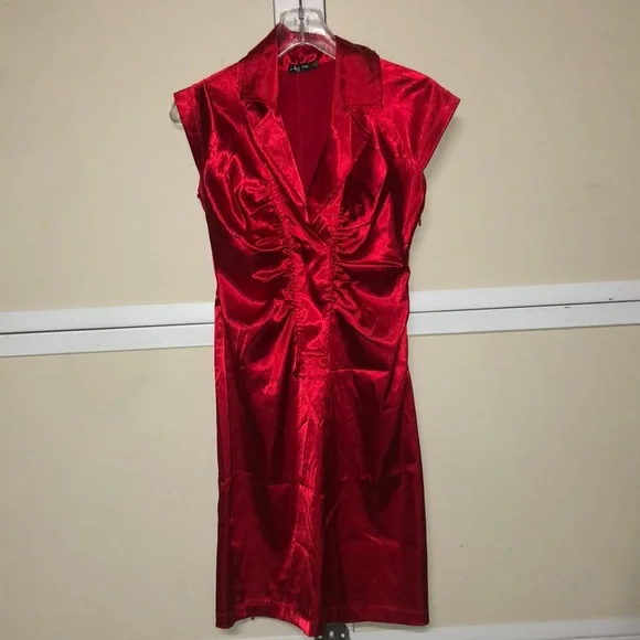 slim fit dress slacks Elegant Rylie Gown in Red – Shop Formal & Evening Dresses at Lady Black Tie Red / 2XL main image 1